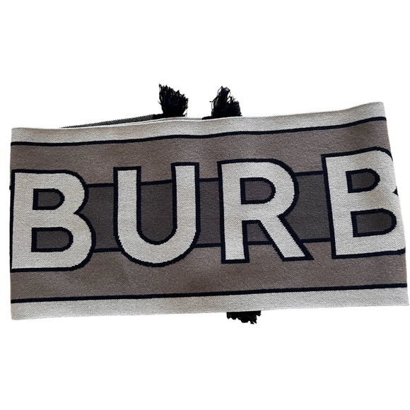 Burberry Cashmere Jacquard Logo Scarf - Picture 4 of 6